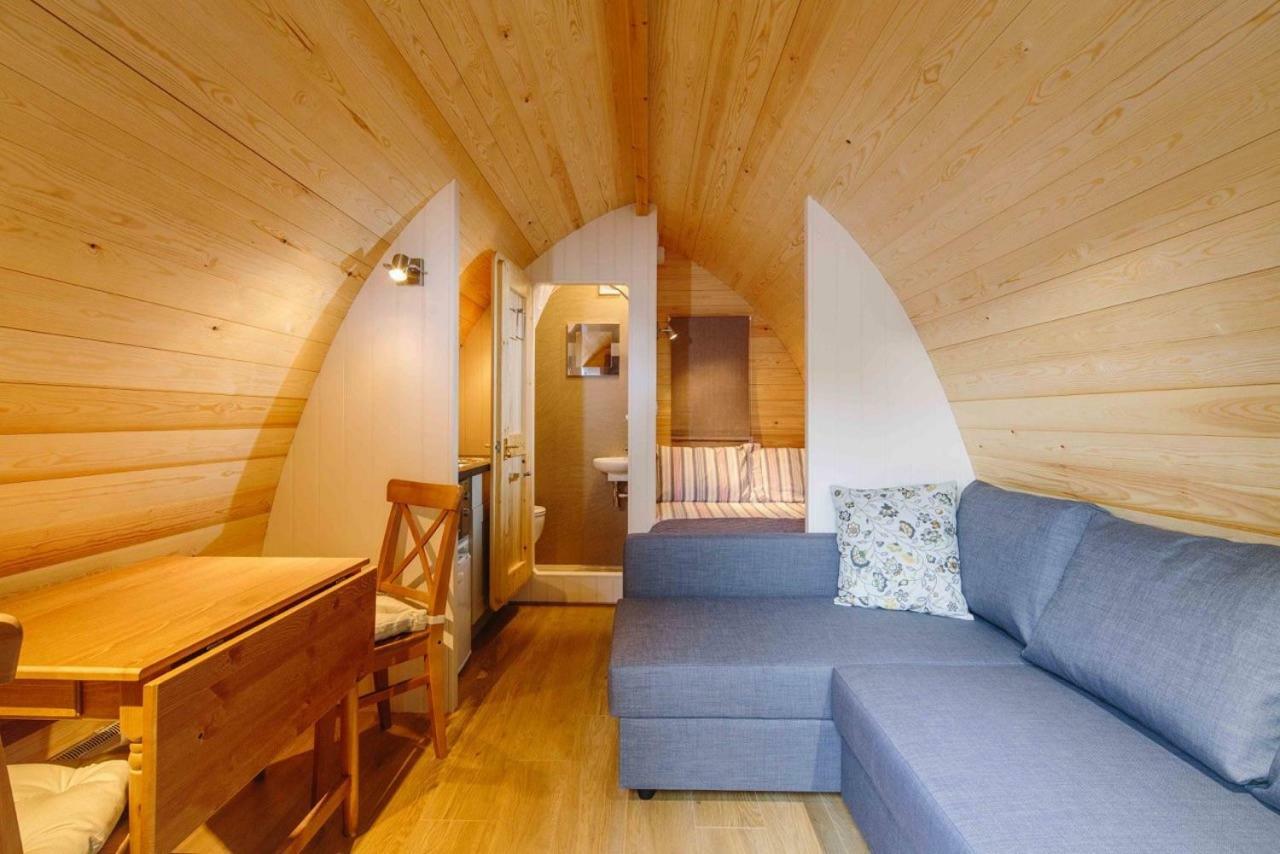 Mallow Glamping Pod เชลเทนแฮม ภายนอก รูปภาพ
