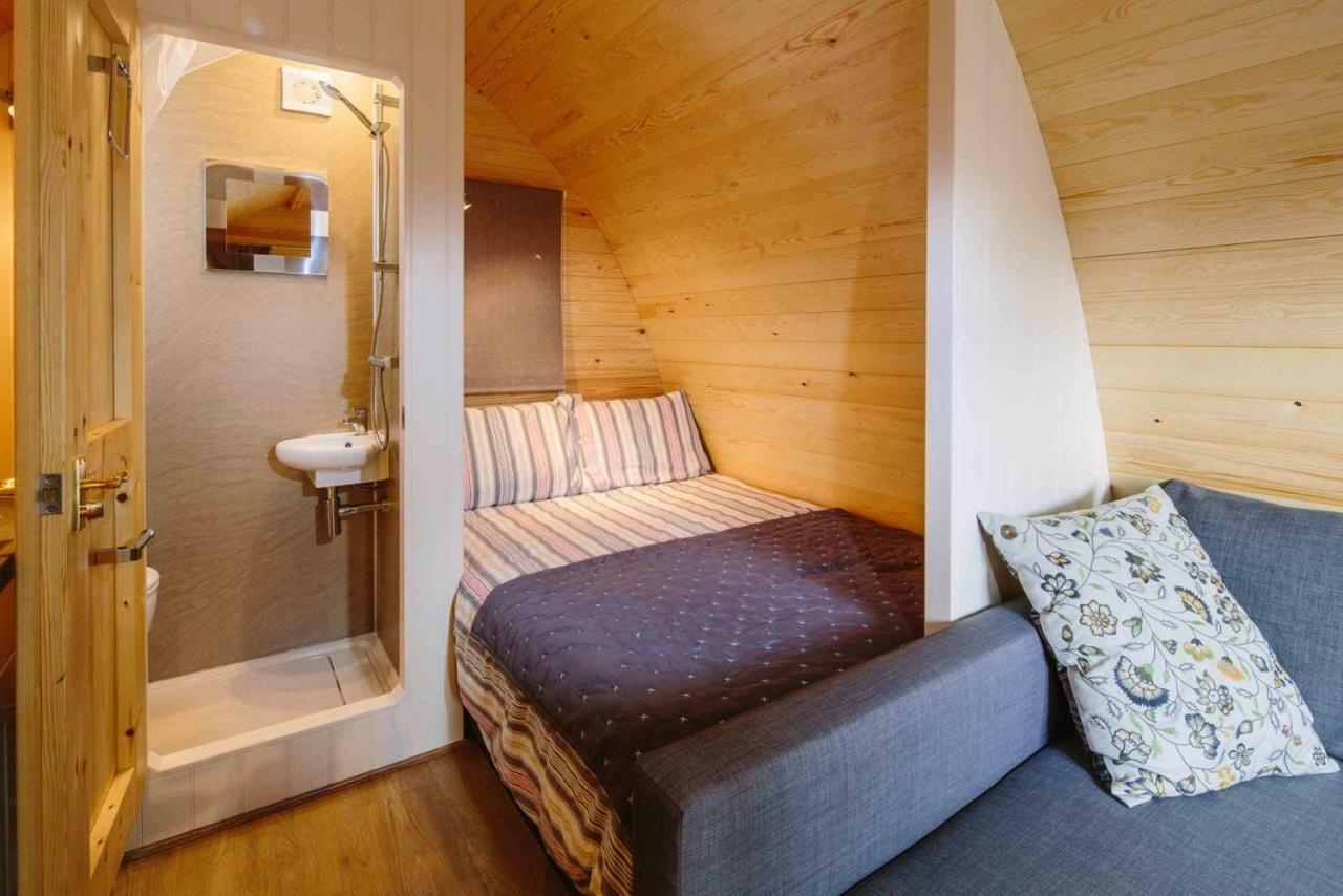 Mallow Glamping Pod เชลเทนแฮม ภายนอก รูปภาพ