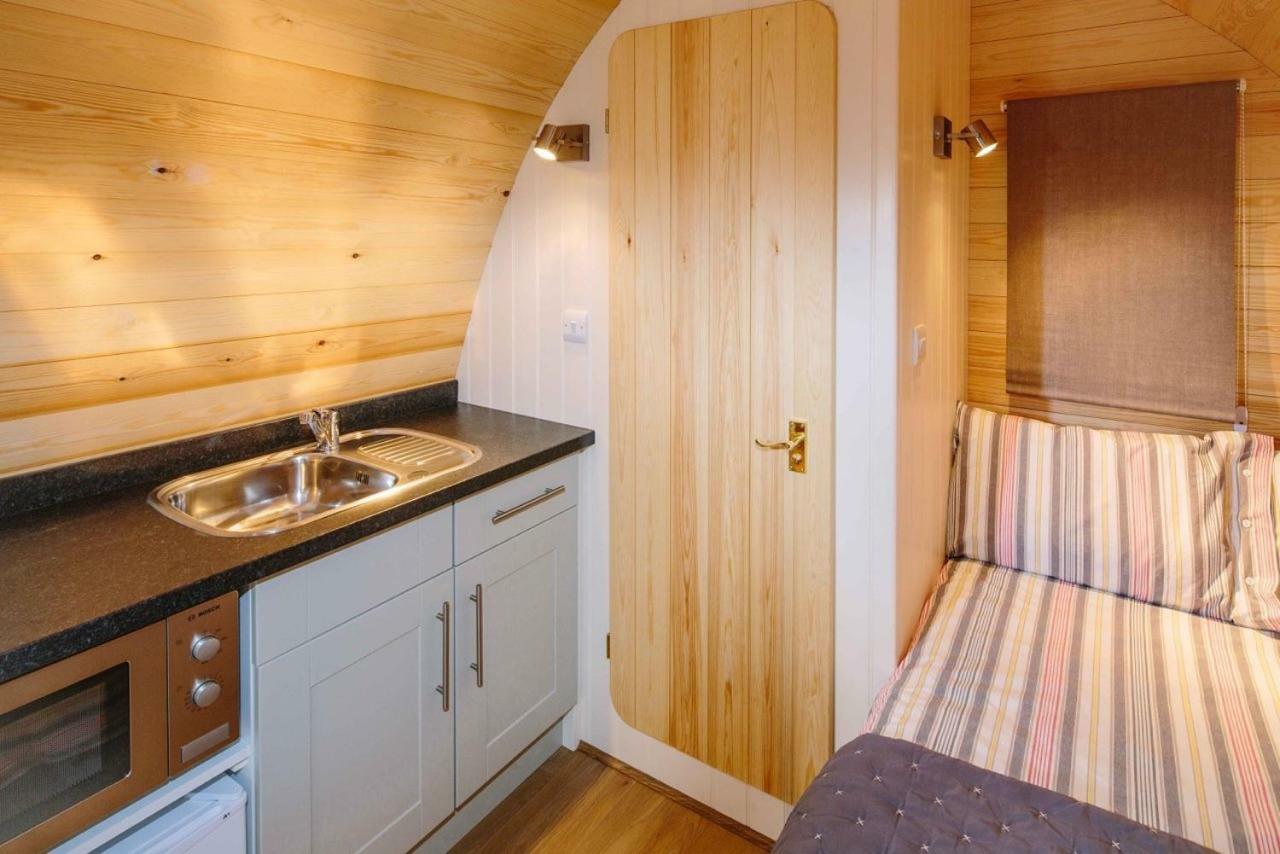 Mallow Glamping Pod เชลเทนแฮม ภายนอก รูปภาพ