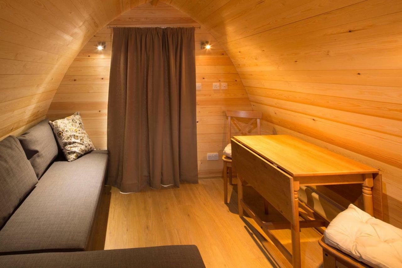 Mallow Glamping Pod เชลเทนแฮม ภายนอก รูปภาพ